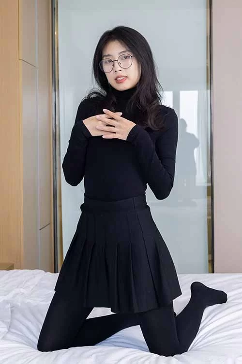 袜啵啵-奶油-平底鞋厚黑丝、丝袜踩奶油[146P1V-1.8G百度网盘] [146p1v-1.8g]