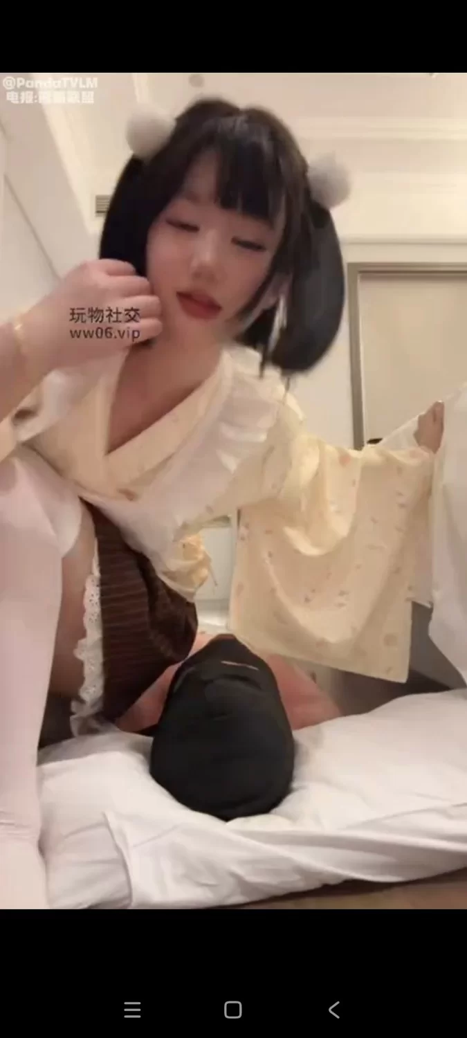 超反差萝莉主长筒白丝裸足舔脚强制深喉坐脸窒息虐乳扇乳全体重踩踏 [1v-200m]