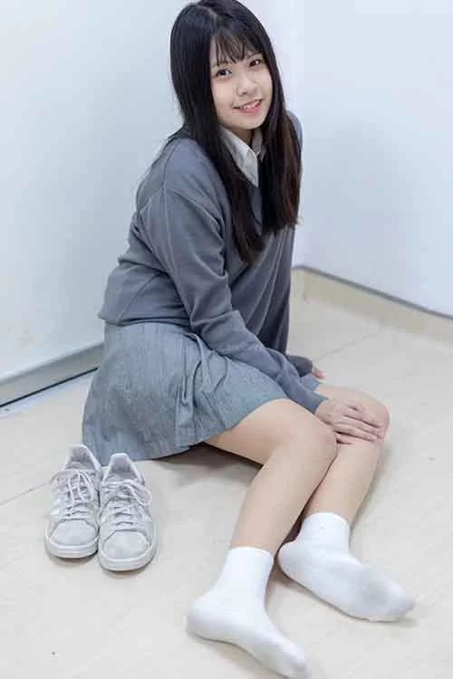 solexight足控-Dora2-脏臭白袜、超短裙丝袜臭鞋 [90p2v-1.6g]