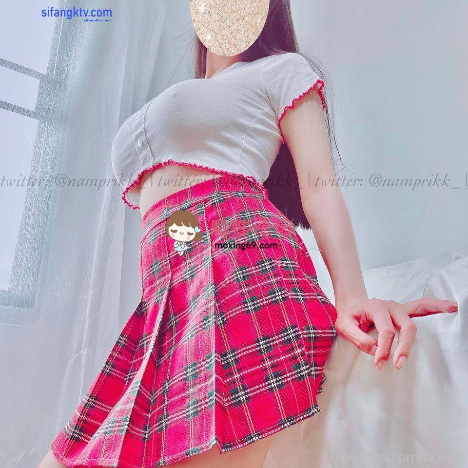 国产自拍九头身漫画般细腿巨乳反差女神Npxvip最新私拍