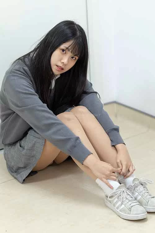 solexight足控-Dora2-脏臭白袜、超短裙丝袜臭鞋 [90p2v-1.6g]