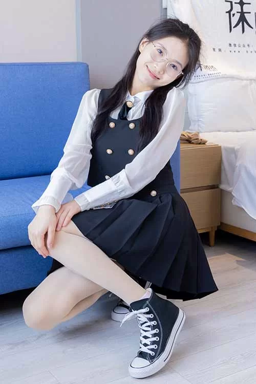 袜啵啵-芝士-高跟鞋油亮肉丝棉袜美腿[140P1V-1.8G百度网盘] [140p1v-1.8GB]