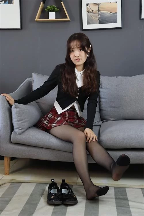 绮梦摄影-以凡-格子超短裙黑丝裸足美腿 [313p1v-2.5GB]