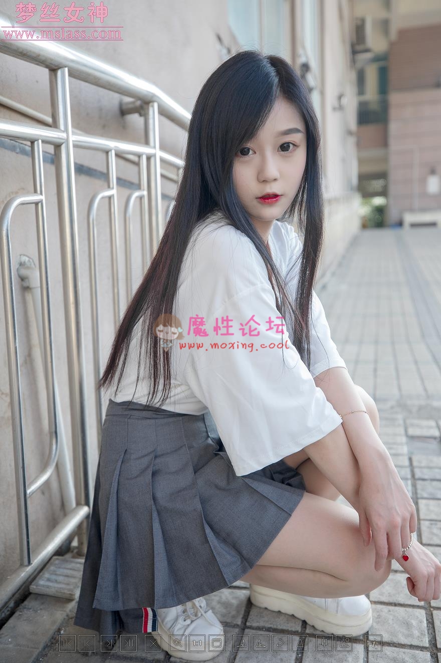 《梦思女神》灵灵 甜静的明星脸[60p 346MB][百度网盘]