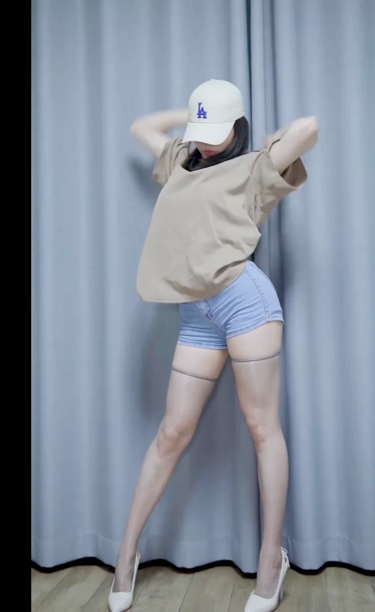 24年左右的抖音风骚腿+裸舞 [2-4GB]