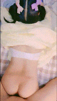 国产自拍白虎嫩穴雙馬尾蘿莉萌妹脫下小可愛内褲随意玩弄無毛小嫩穴，腰細圓潤  [2V ] [BT]