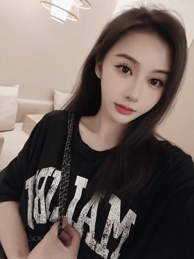 国产自拍無毛逼露臉小可愛跟小哥激情啪啪性愛直播，性感的紋身讓小哥揉奶玩逼  [2V ] [BT]