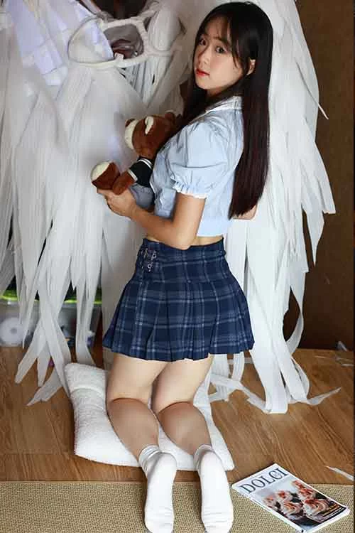 绮梦摄影-Aubrey-JK超短裙棉袜裸足美腿 [267p1v-1.45GB]