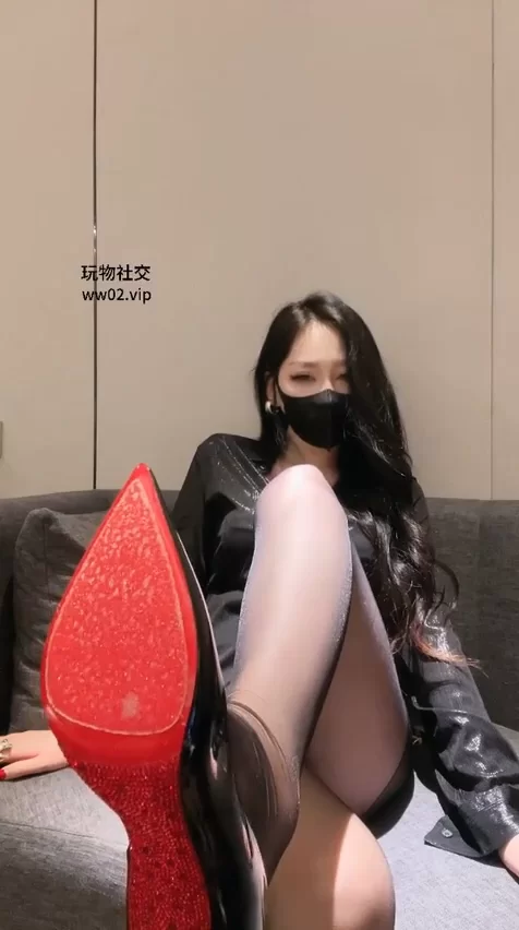 玩物_知妤_妈妈黑丝高跟红绿灯榨精 [1v-285m]