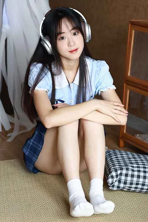 绮梦摄影-Aubrey-JK超短裙棉袜裸足美腿 [267p1v-1.45GB]