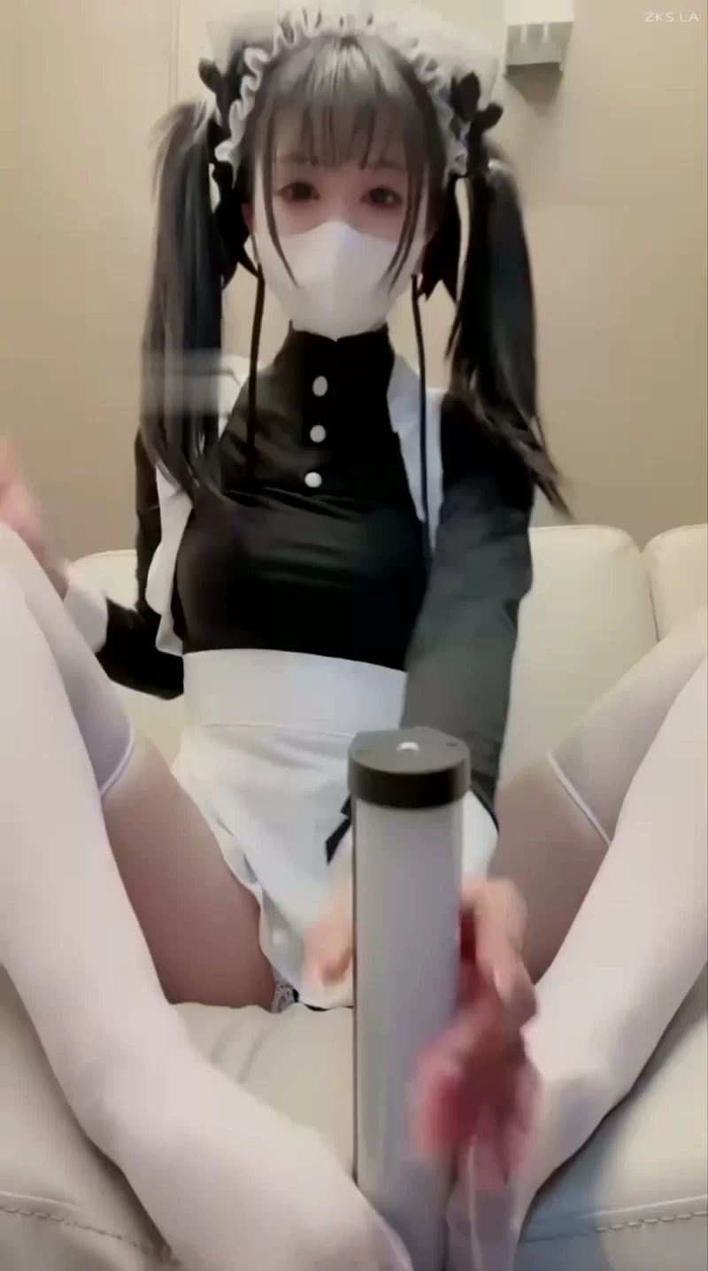 维妮 - 白丝女仆装扮红绿灯 寸止 香水榨汁3次 [1V-2.05GB]