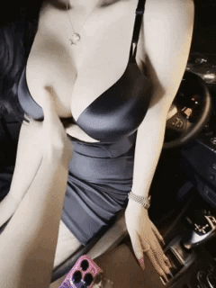 网红极品推荐，微博128万粉，巨乳肥臀女神尤物芷仪g宝自慰啪啪露出福利12G合集，