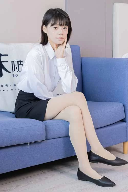 袜啵啵-糯米-OL制服、薄黑丝、厚肉丝 [150p1v-1.6GB]