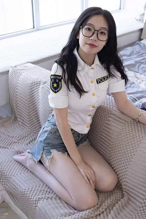 袜啵啵-小甜豆-透明高跟白丝、倒酸奶剧情 [149p1v-1.3g]