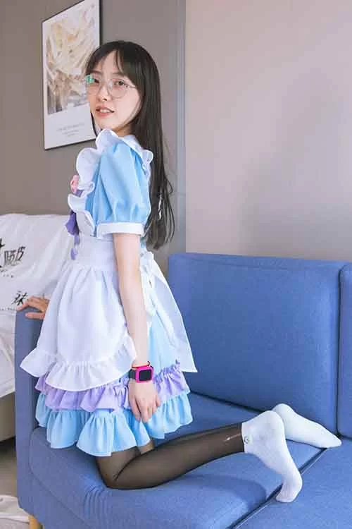 袜啵啵-稚予-女仆装、薄黑丝白棉袜裸足 [140p1v-1.4GB]