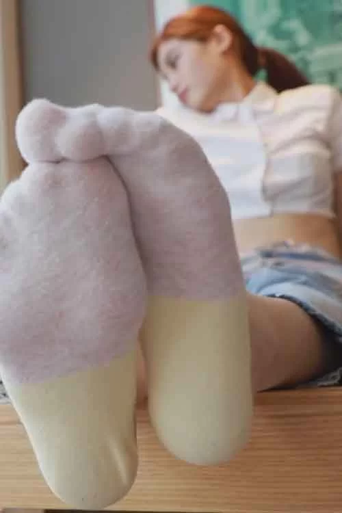 誉铭摄影-酒店学妹牛仔裤棉袜裸足足秀[1V-1.8G百度网盘] [1v-1.8GB]