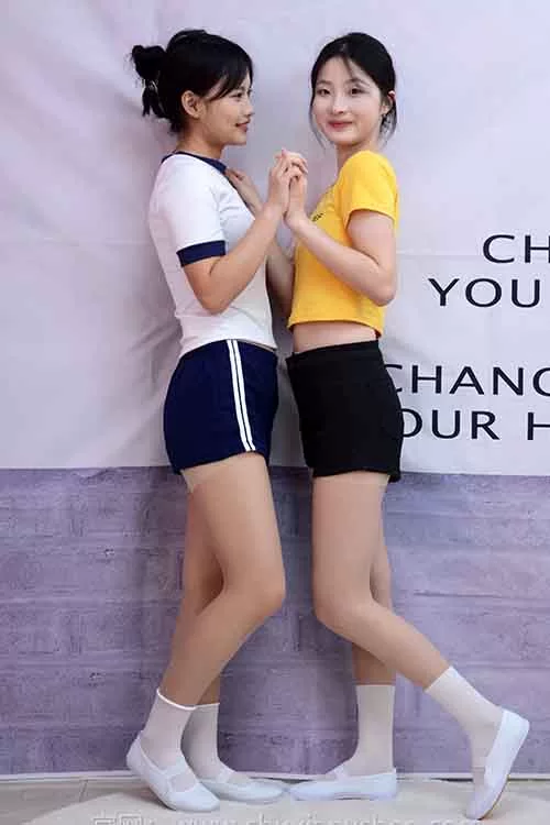 初夏女神-安妮、幺幺~姐妹花棉袜肉丝性感美腿 [100p1v-671m]