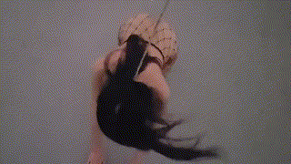 国产自拍人家早上溜的是真狗我主溜母狗，还要我学狗尿尿在树下好羞耻 [1V 200.00MB][夸克]