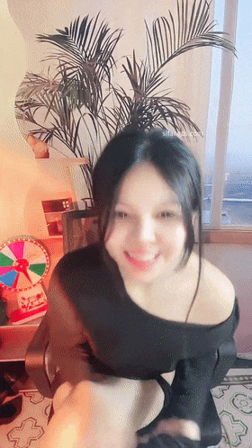 主播《小少妇以下海》，舞蹈御姐， 超骚，超漂亮，道具自慰，尿尿，甜美可人校园女神[7V+3.16G][百度网盘]