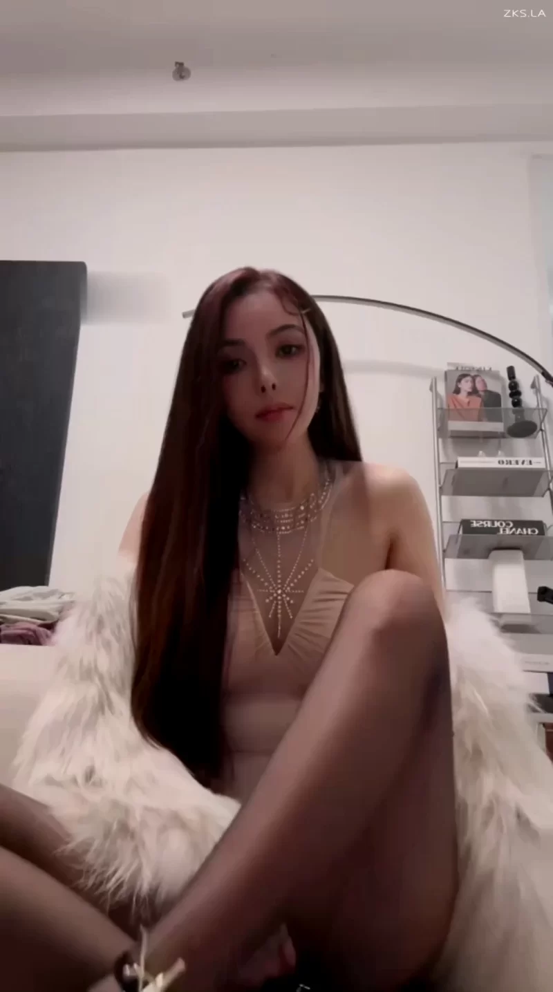 玉兔 - 红绿灯 丝袜裸足榨精[1V-1.22GB][百度盘] [1V-1.22GB]