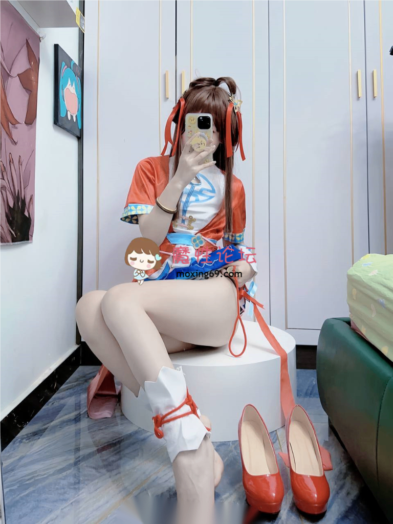 萝莉[11月新品]粉嫩白虎，推特萝莉风，百变福利姬[啵啵兔]付费视图，裸舞道具紫薇户外露出尿尿 200p 130v 2.77GB 夸克