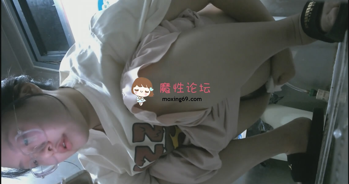 偷拍师范学院附近女厕偷拍❤️学妹尿尿几个高颜值的气质美女《1v+690M》《百度盘》