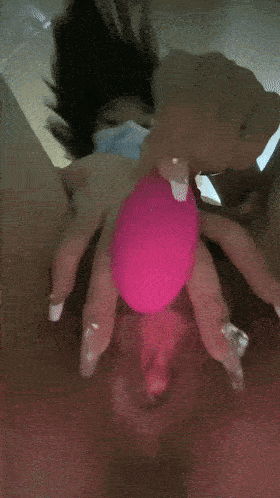 国产自拍反差女神，喜欢露出的嫩妹，在商場尿尿，跳蛋自慰，清秀臉龐下這麽騷 [2V ] [BT]