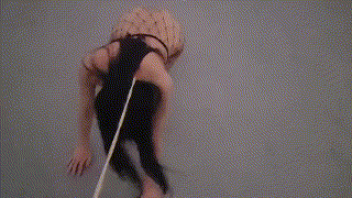 国产自拍人家早上溜的是真狗我主溜母狗，还要我学狗尿尿在树下好羞耻 [1V 200.00MB][夸克]