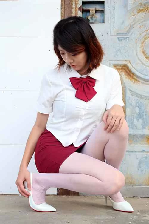 初夏女神-KiKi~包臀裙制服白丝美腿[100P1V 1.6G百度网盘] [100p1v-1.6GB]