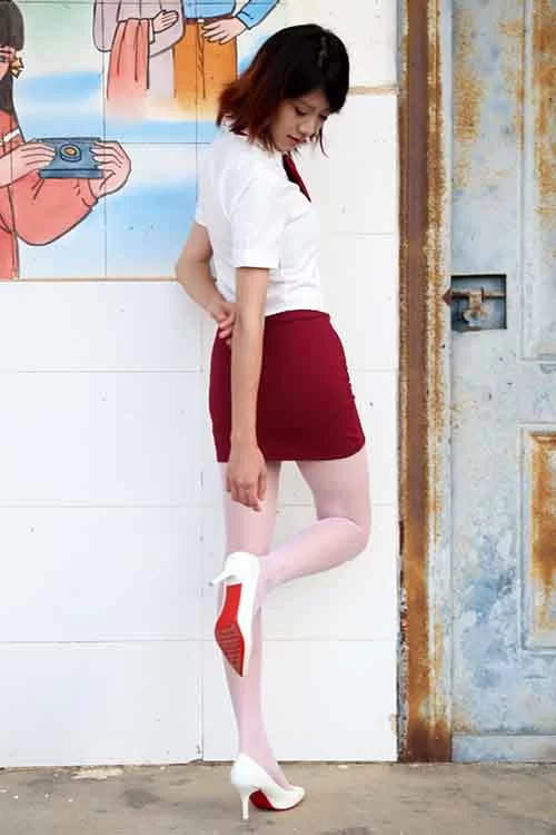 初夏女神-KiKi~包臀裙制服白丝美腿[100P1V 1.6G百度网盘] [100p1v-1.6GB]