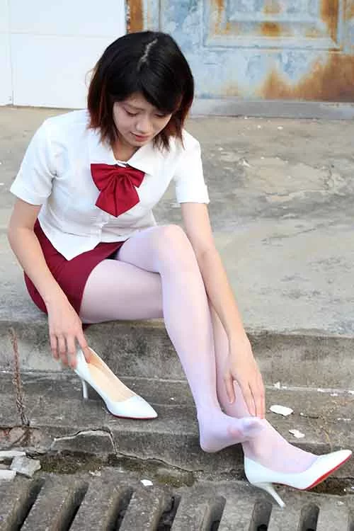 初夏女神-KiKi~包臀裙制服白丝美腿[100P1V 1.6G百度网盘] [100p1v-1.6GB]