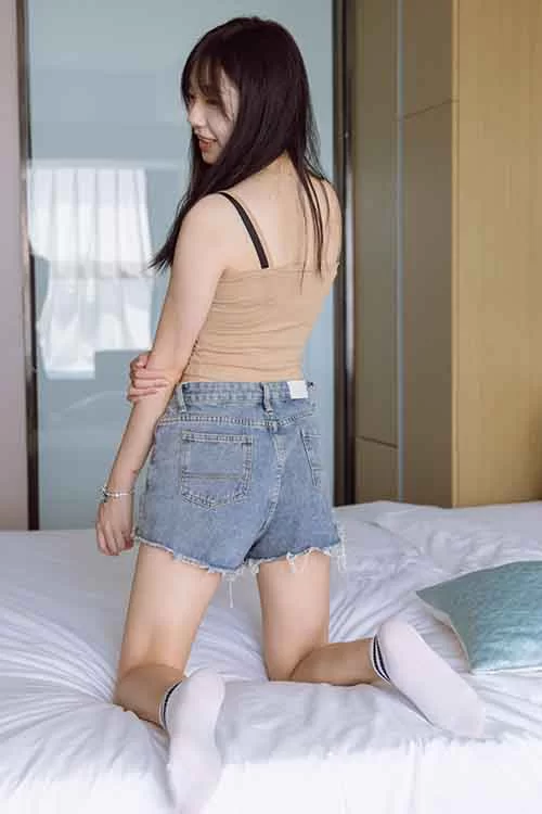 袜啵啵-小甜豆-高跟长靴、白棉袜裸足[179P-1V-1.5G百度网盘] [179p1v-1.5GB]