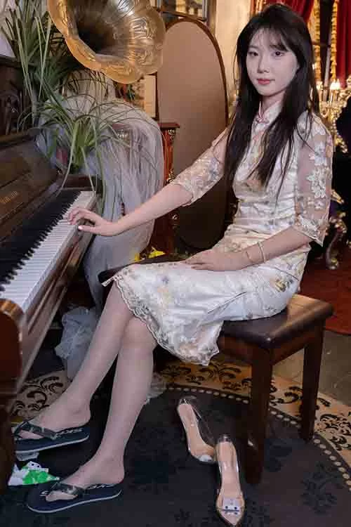 甜予摄影-璇璇-旗袍高跟灰丝、薄黑丝美腿 [127p1v-2.5GB]