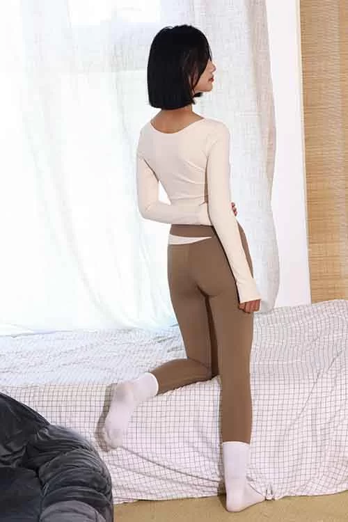 绮梦摄影-Light-瑜伽课棉袜裸足美脚[280P1V-3.23G百度网盘] [280p1v-3.23GB]