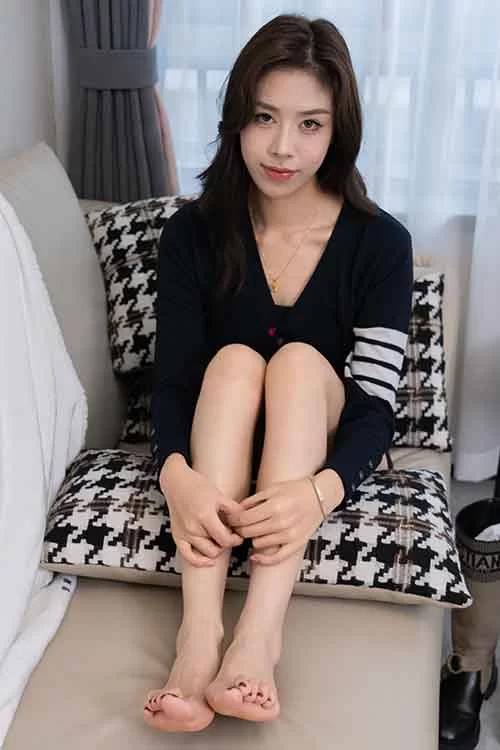 甜予摄影-咖啡豆-长靴、白棉袜裸足 [134P1V-2.6G百度网盘] [134p1v-2.6GB]