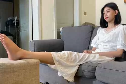 Yuti连衣裙高跟鞋裸足足秀[1V 791M百度网盘] [1V-791m]