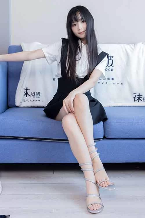 袜啵啵-甜甜圈-高跟鞋、连衣裙肉丝裸足 [186p1v-1.9GB]