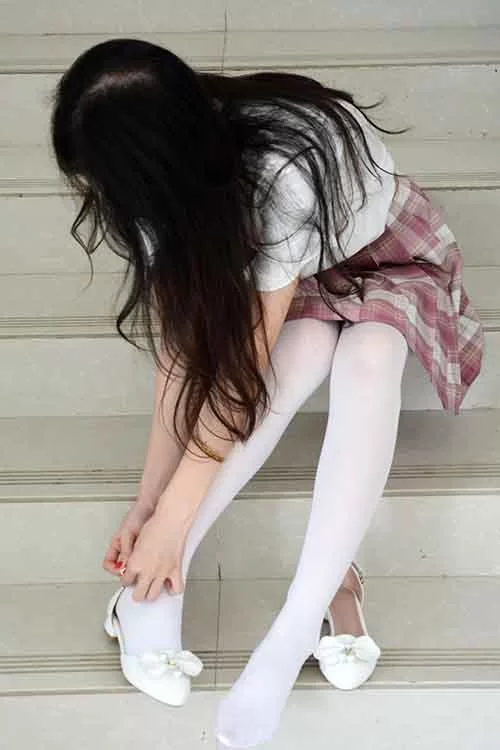 初夏女神-清离~粉嫩娇艳-超短裙白丝美腿 [100p1v-700MB]