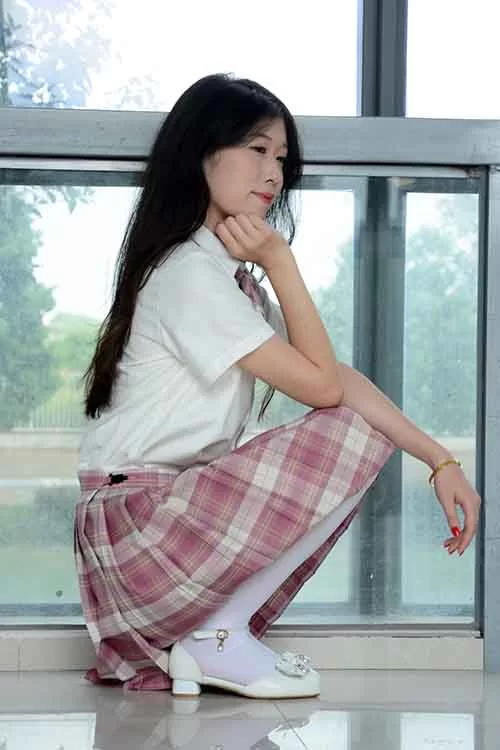 初夏女神-清离~粉嫩娇艳-超短裙白丝美腿 [100p1v-700MB]