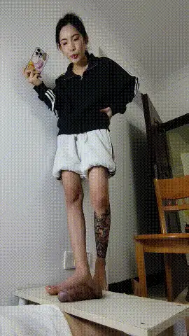 《首发》蛋上蹦迪工作室-少女踩踏足交调教榨精《多V10G》 [多V-10GB]