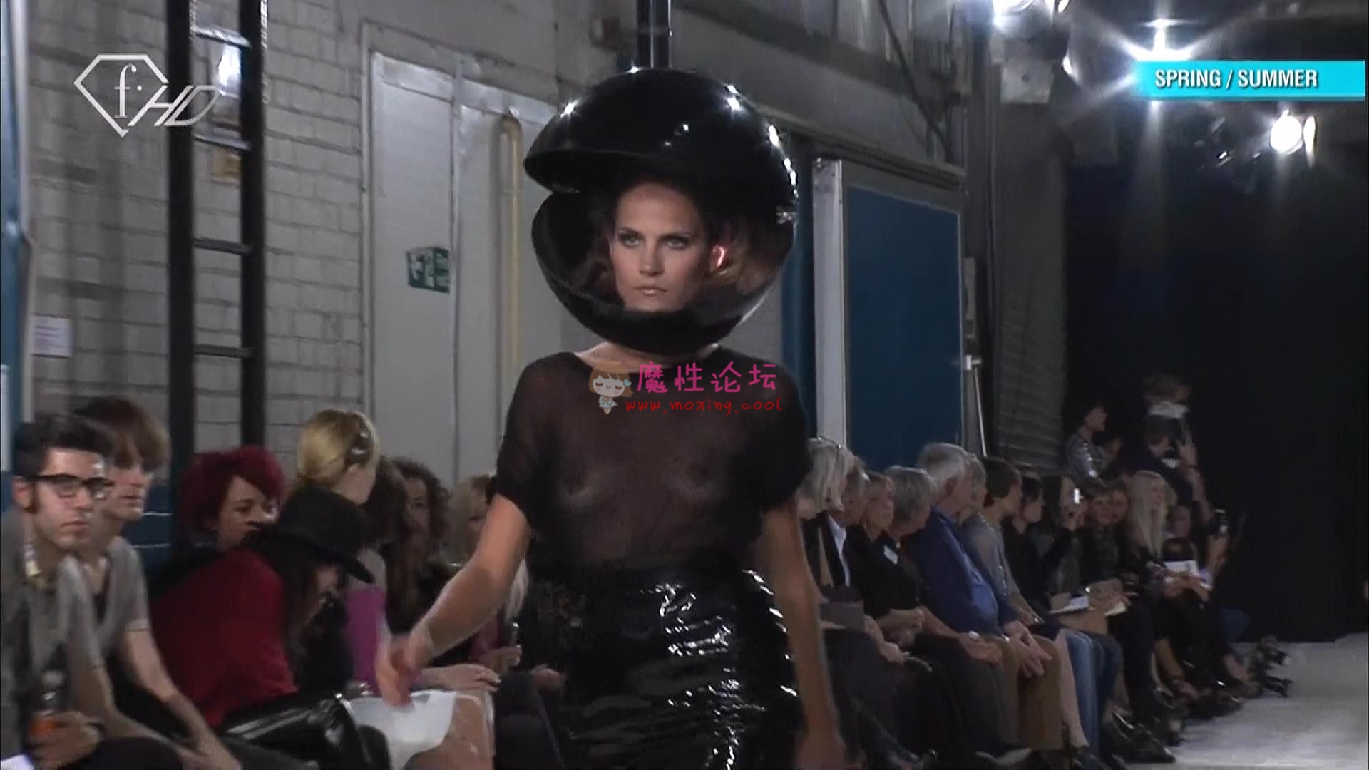 法国时尚台时装秀[38V41.93G][磁力链]