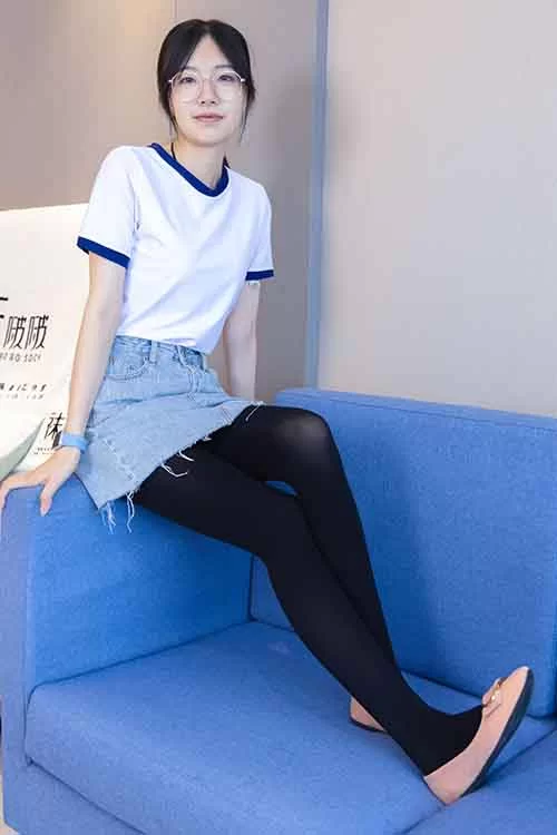 袜啵啵-小甜豆-平底鞋、牛仔裙厚黑丝[140P1V-1.8G百度网盘] [140p1v-1.8GB]