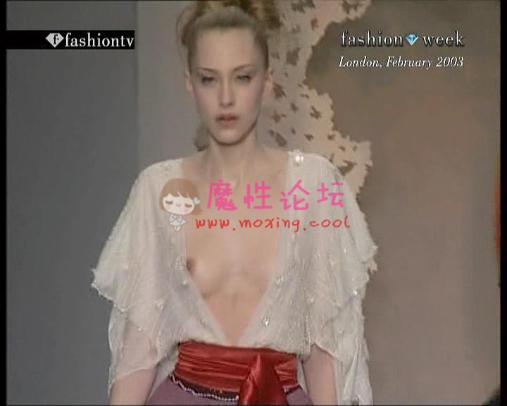 法国时尚台时装秀[38V41.93G][磁力链]