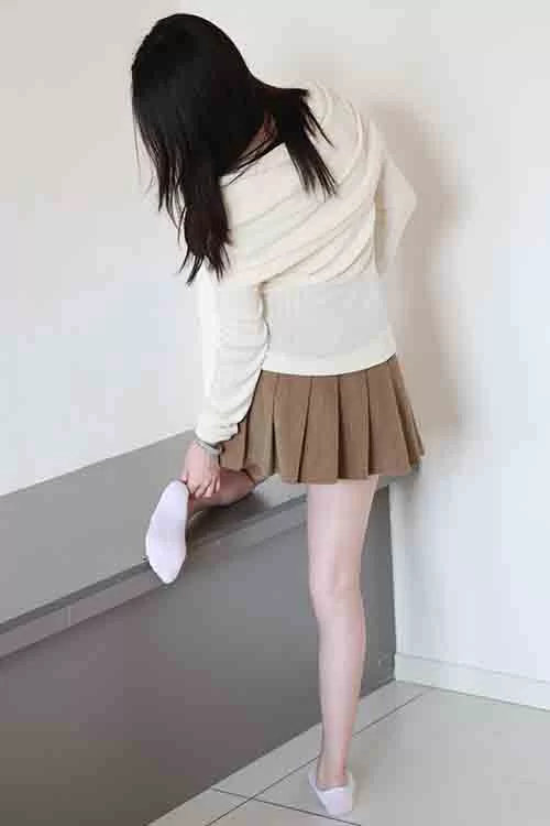 绮梦摄影-yaya-私房超短裙白棉袜美腿[285P1V-2.2G百度网盘] [285p1v-2.2g]