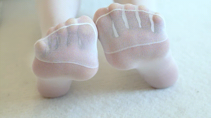 网红高颜值福利姬《赤西夜夜》 ❤️纯白萝莉❤️比基尼❤️完美白丝❤️32套写真视频合集[25V2519P56.9G]