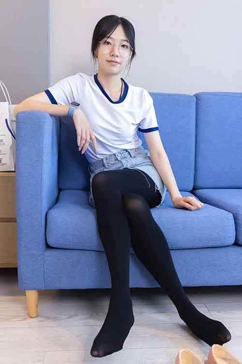 袜啵啵-小甜豆-平底鞋、牛仔裙厚黑丝[140P1V-1.8G百度网盘] [140p1v-1.8GB]