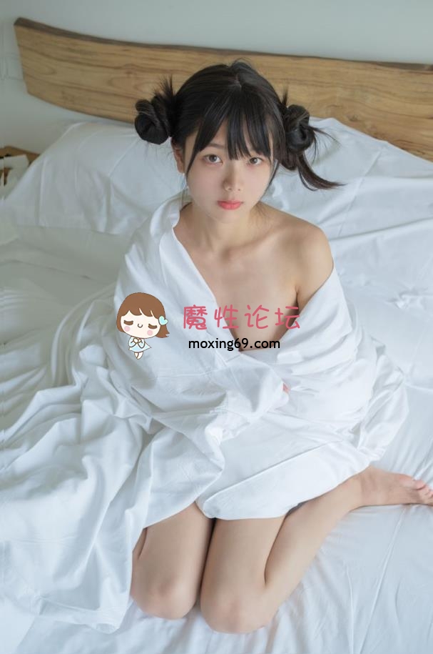 网红高颜值福利姬《赤西夜夜》 ❤️纯白萝莉❤️比基尼❤️完美白丝❤️32套写真视频合集[25V2519P56.9G]