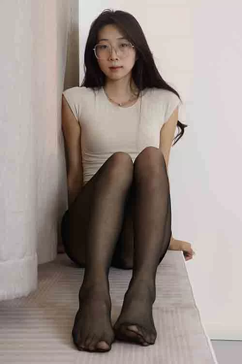 绮梦摄影-秋月-私房性感热裤黑丝美腿 [453p1v-3.2g]