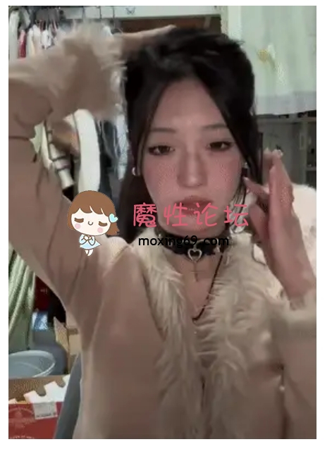 国产自拍高颜值母狗大学生《灌饱饱》宿舍自拍阿黑颜翻白眼吐舌头 [1V+621M]