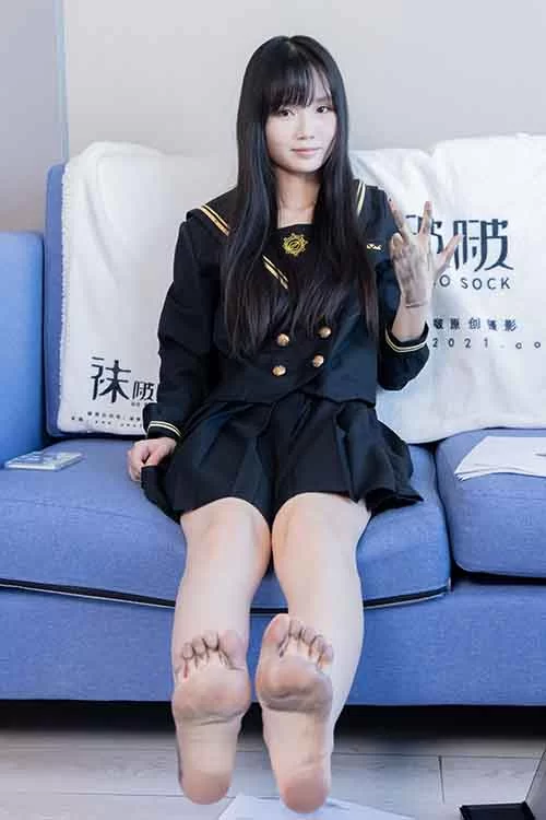 袜啵啵-甜甜圈-超短裙白丝、裸足[142P-1V1.6G百度网盘] [142p1v-1.6GB]